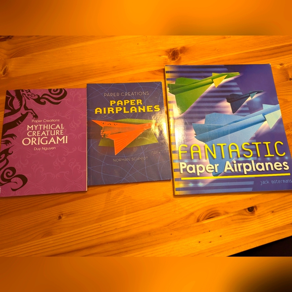 Books Paper airplane s bundle of 3 books